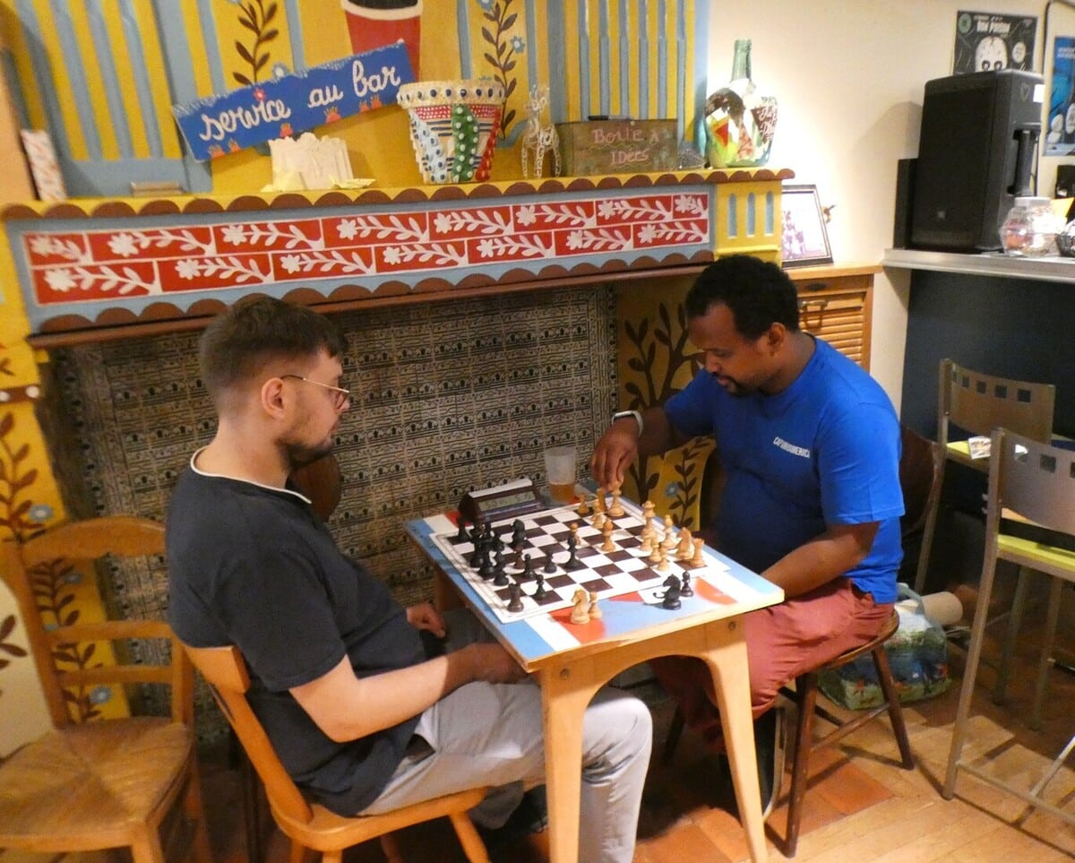 国际象棋爱好者齐聚小巴黎