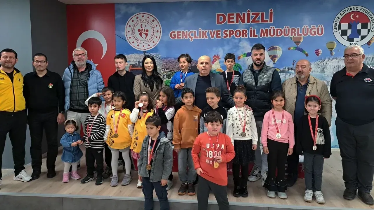 30 名运动员参加青少年国际象棋省级锦标赛 - Gazete Şehir